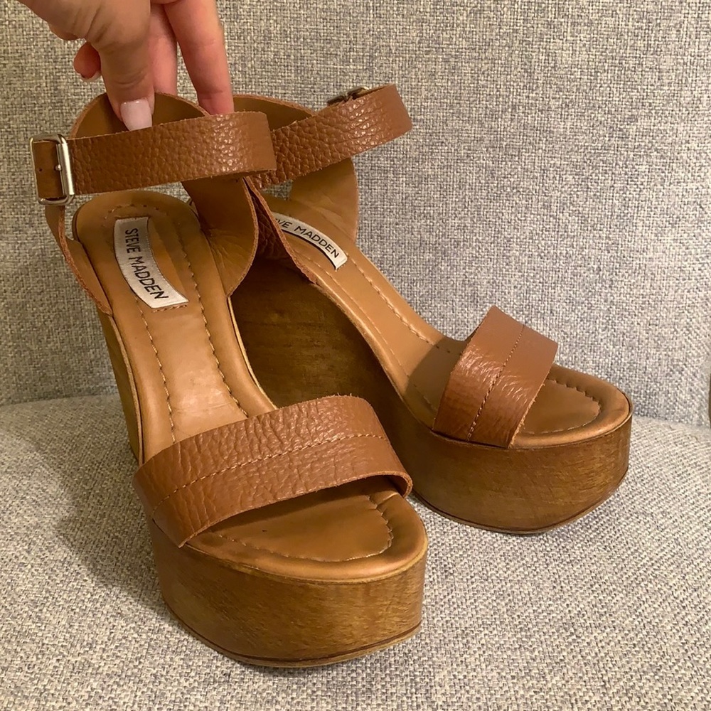 Steve Madden tan wedges. Perfect for summer and weddings!